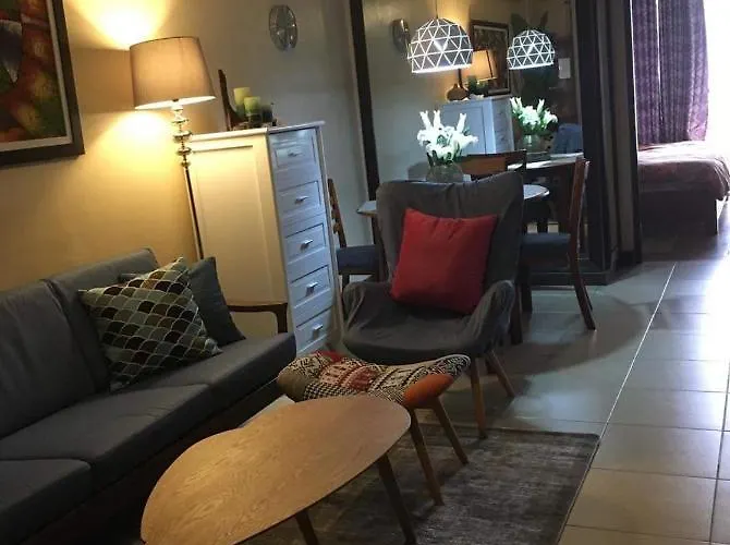 شقة Fully Furnished 2 Bedroom Next To Sm Fairview And Terraces Qc By The Redwoods *