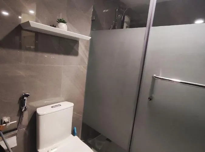 Fully Furnished 2 Bedroom Next To Sm Fairview And Terraces Qc By The Redwoods شقة مانيلا