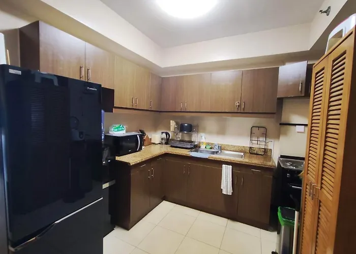 Fully Furnished 2 Bedroom Next To Sm Fairview And Terraces Qc By The Redwoods شقة مانيلا