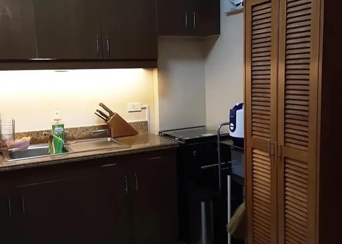 شقة Fully Furnished 2 Bedroom Next To Sm Fairview And Terraces Qc By The Redwoods *