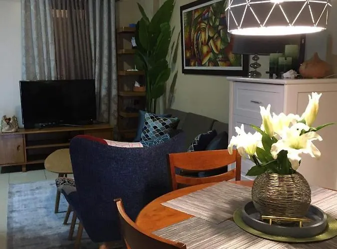 Fully Furnished 2 Bedroom Next To Sm Fairview And Terraces Qc By The Redwoods *